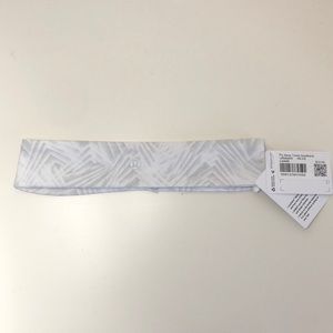 Lululemon Fly Away Tamer Headband